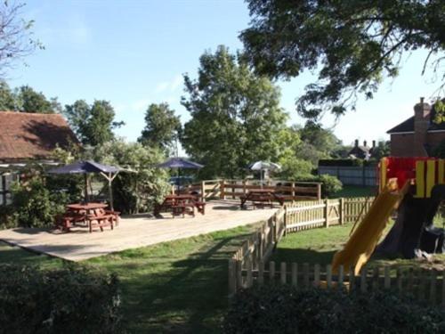 The May Garland Inn Hellingly Εξωτερικό φωτογραφία