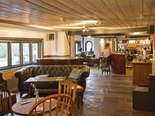 The May Garland Inn Hellingly Εξωτερικό φωτογραφία