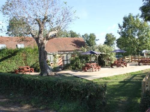 The May Garland Inn Hellingly Εξωτερικό φωτογραφία
