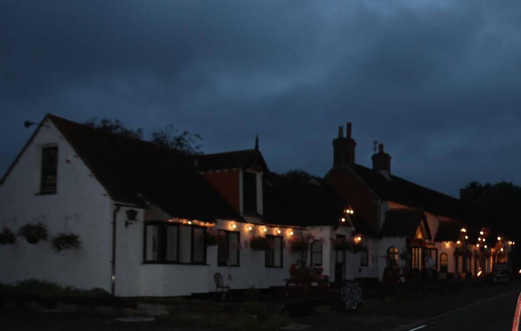 The May Garland Inn Hellingly Εξωτερικό φωτογραφία