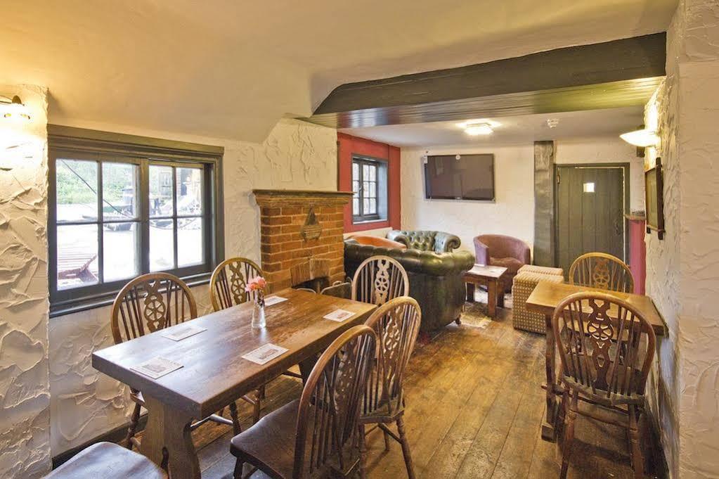 The May Garland Inn Hellingly Εξωτερικό φωτογραφία